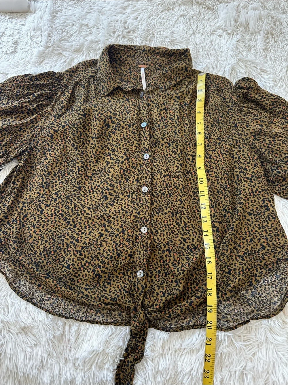 FREE PEOPLE Leopard Print Button Front Tie Hem Puff Sleeve Blouse Size Medium